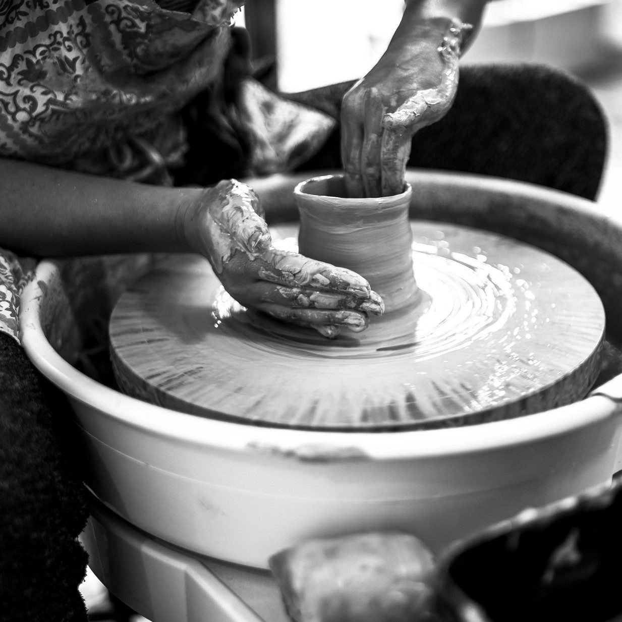 VISITE / ATELIER découverte (adulte) Atelier poterie sans tour